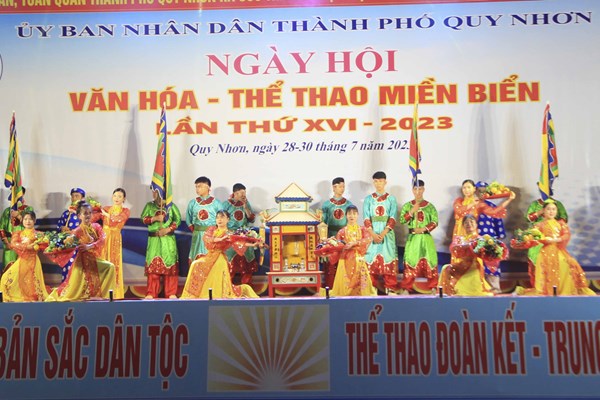 Rực sắc màu Ngày hội VHTT miền biển Quy Nhơn - Anh 3