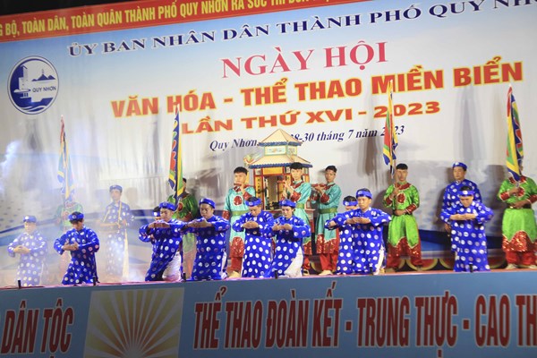 Rực sắc màu Ngày hội VHTT miền biển Quy Nhơn - Anh 4