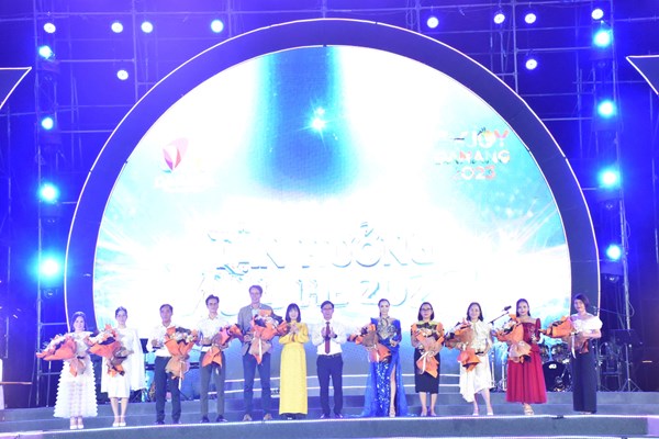 Lễ hội tận hưởng mùa hè Đà Nẵng với nhiều sản phẩm du lịch đặc sắc - Anh 1