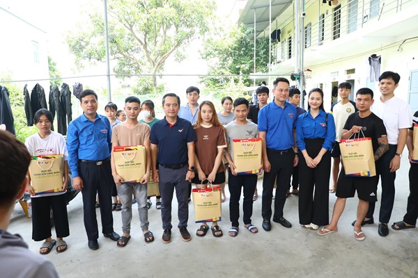 Sôi nổi Ngày hội “Thanh niên công nhân – Lan toả năng lượng tích cực” - Anh 4