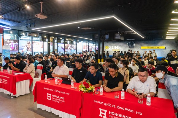 Giải thể thao điện tử TP.HCM thu hút đông đảo bạn trẻ - Anh 1