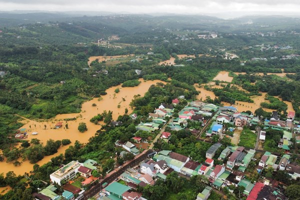 Đắk Lắk, Đắk Nông thiệt hại nặng nề do mưa lũ - Anh 2
