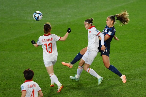 Tuyển nữ Việt Nam thi đấu cố gắng trong trận chia tay World Cup nữ 2023 - Anh 3