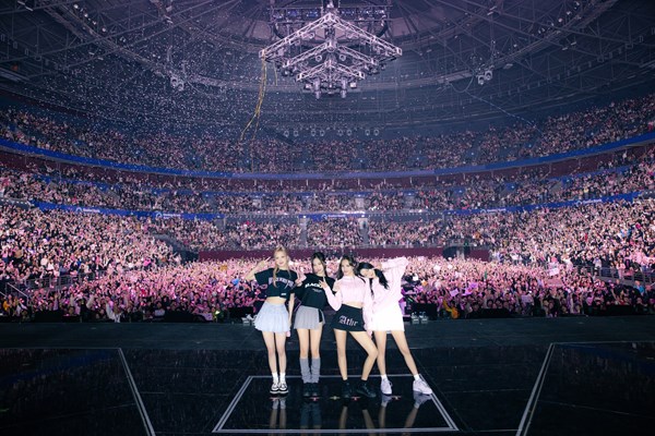Tham khảo được gì qua hai đêm diễn thành công của BlackPink? - Anh 2