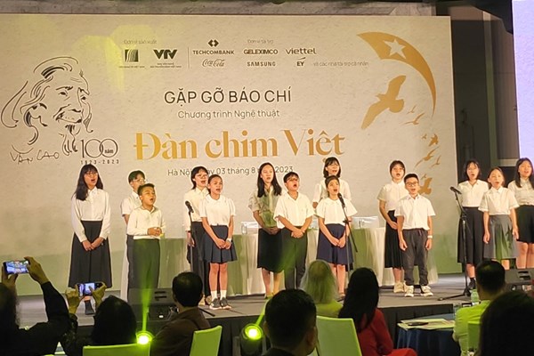 Đêm nhạc tôn vinh nhạc sĩ Văn Cao - Anh 2