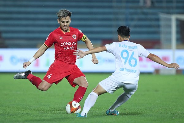 CLB Công an Hà Nội nỗ lực đến cùng trong cuộc đua vô địch V.League - Anh 3