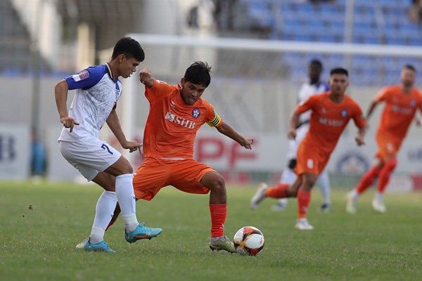 SHB Đà Nẵng gặp khó trong cuộc đua trụ hạng V.League - Anh 1
