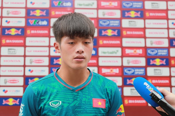 Tiền đạo U23 Việt Nam quyết tâm cùng các đồng đội bảo vệ chức vô địch Đông Nam Á - Anh 2