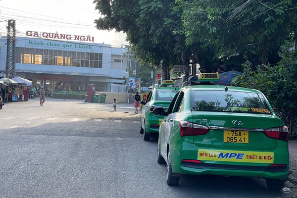Quảng Ngãi: Mỗi tài xế taxi là một “đại sứ” du lịch - Anh 1
