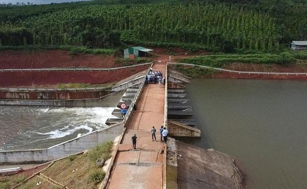 Thủ tướng yêu cầu tập trung phòng, chống, giảm thiệt hại do sạt lở đất, lũ quét - Anh 1