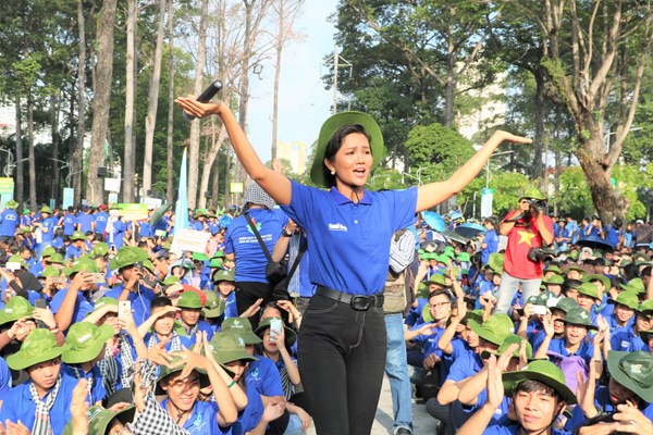Nặng như... vương miện hoa hậu - Anh 1