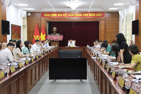 Hướng tới kỷ niệm 78 năm Ngày truyền thống ngành Văn hóa (28.8.1945 - 28.8.2023): Bộ trưởng Nguyễn Văn Hùng: “Tập trung rà soát, đẩy nhanh tiến độ chuẩn bị các hoạt động” - Anh 2