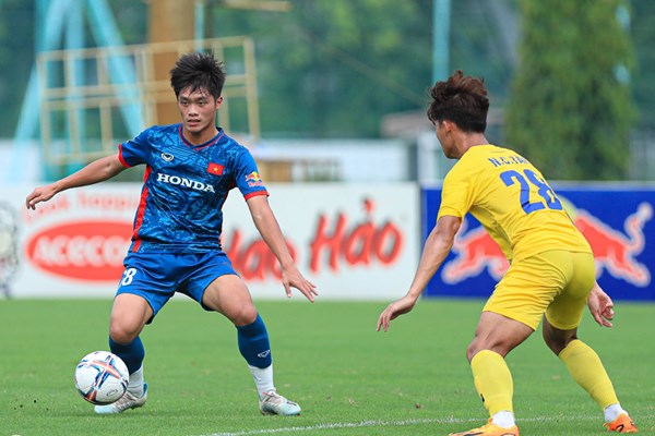 U23 Việt Nam tiếp tục thử nghiệm đội hình và nhân sự - Anh 1
