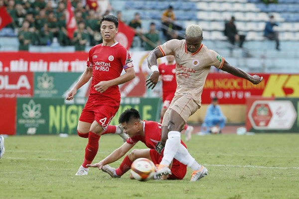 Công an Hà Nội chạm một tay vào cúp vô địch V.League 2023 - Anh 1
