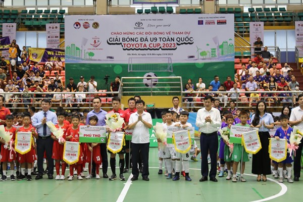 U9 Bắc Ninh giành chiến thắng trong ngày đầu ra quân tại giải bóng đá U9 toàn quốc - Anh 1