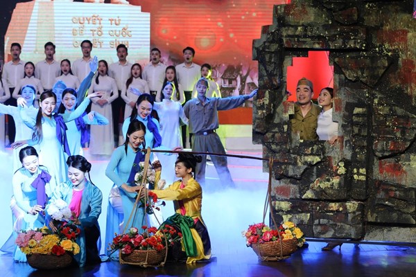 Hướng tới kỷ niệm 78 năm Ngày truyền thống ngành Văn hóa (28.8.1945 - 28.8.2023): Cùng ngân vang “Giai điệu Tổ quốc” - Anh 2