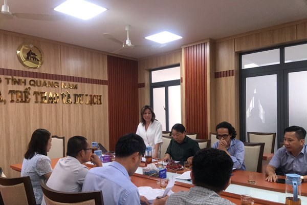 Kiểm tra công tác chấp hành các quy định pháp luật về hoạt động nghệ thuật biểu diễn và văn học - Anh 2