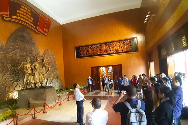 Bình Định: Phát triển du lịch biển, đảo thành sản phẩm chủ đạo - Anh 2