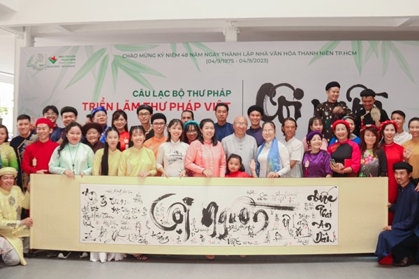 Triển lãm thư pháp Việt với chủ đề “Cội nguồn” - Anh 1
