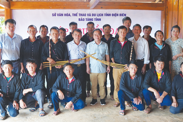 Bảo tồn và phát huy nghề chế tác khèn Mông - Anh 1