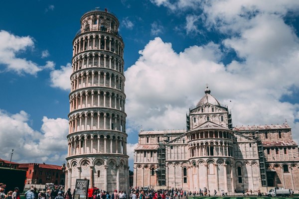 Một mùa hè đắt đỏ​​​​​​​ ở Italia - Anh 1