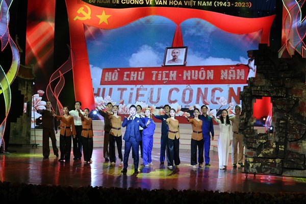 Hướng tới kỷ niệm 78 năm ngày truyền thống ngành Văn hóa (28.8.1945 - 28.8.2023): Bản hùng ca bất hủ về dân tộc - Anh 2