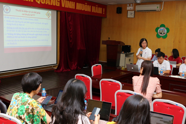 Hút hai pod thuốc lá điện tử/ngày, nữ thanh niên có hành vi bất thường - Anh 1