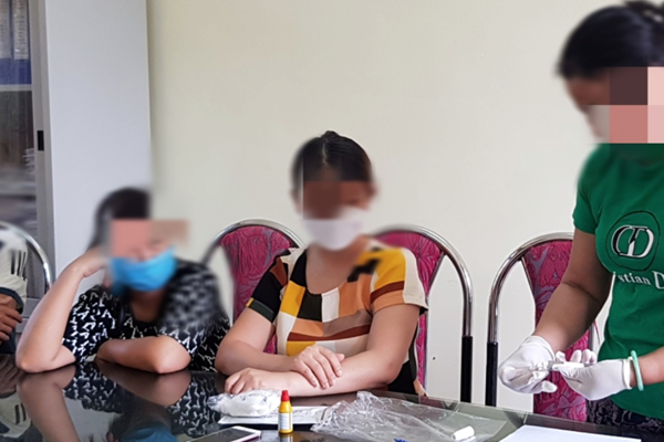 Cục Phòng, chống HIV/AIDS thông tin về hoạt động của nhóm Bông hồng đen - Anh 1
