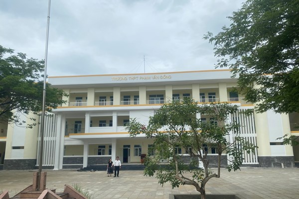 Gần 18 ngàn học sinh lớp 1 ở Quảng Ngãi tựu trường - Anh 3