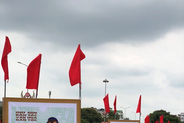 Tranh cổ động tấm lớn tuyên truyền thực hiện nếp sống văn minh, xây dựng môi trường văn hóa - Anh 7
