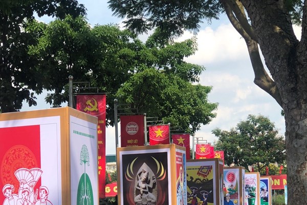 Tranh cổ động tấm lớn tuyên truyền thực hiện nếp sống văn minh, xây dựng môi trường văn hóa - Anh 8