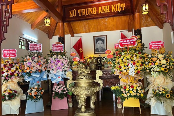 “Cõi người hiền mộ chỉ ở trong tim”! - Anh 1