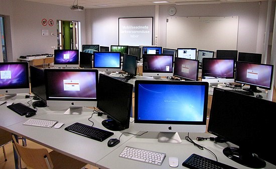 Tuyển sinh đại học năm 2023: Điểm trúng tuyển không có nhiều xáo trộn - Anh 1