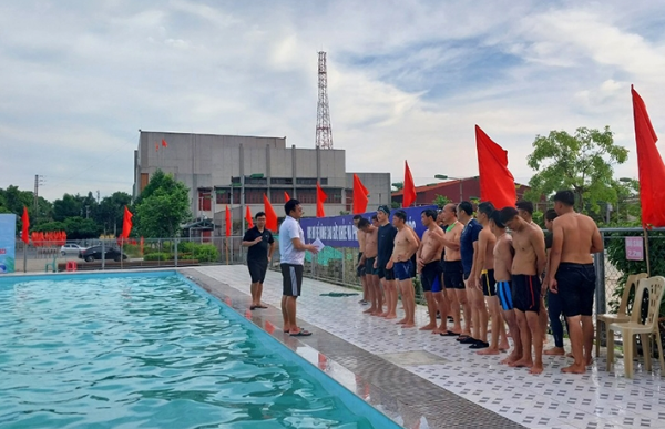 Thanh Hoá: Tập huấn nghiệp vụ bơi và phòng, chống tai nạn đuối nước - Anh 2