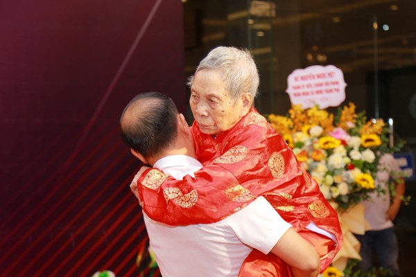 Cảm xúc thiêng liêng về “Ơn nghĩa sinh thành” - Anh 1
