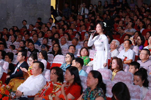 Cảm xúc thiêng liêng về “Ơn nghĩa sinh thành” - Anh 4