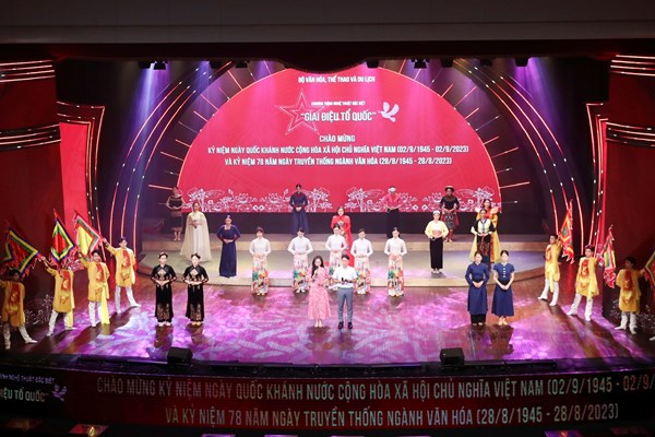 Khúc tráng ca về tình yêu quê hương, đất nước - Anh 1