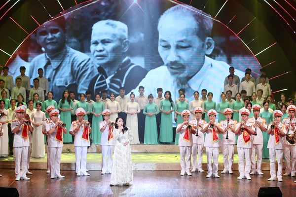 Khúc tráng ca về tình yêu quê hương, đất nước - Anh 3