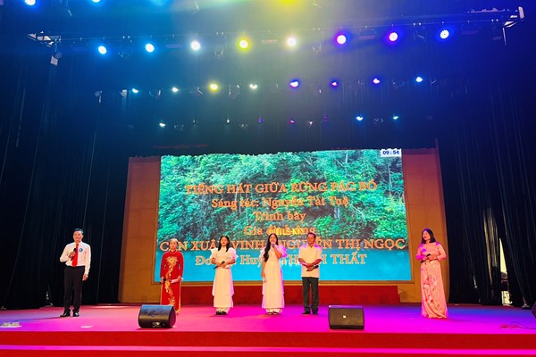 Liên hoan “Gia đình văn hóa tiêu biểu” thành phố Hà Nội lần thứ II - Anh 1