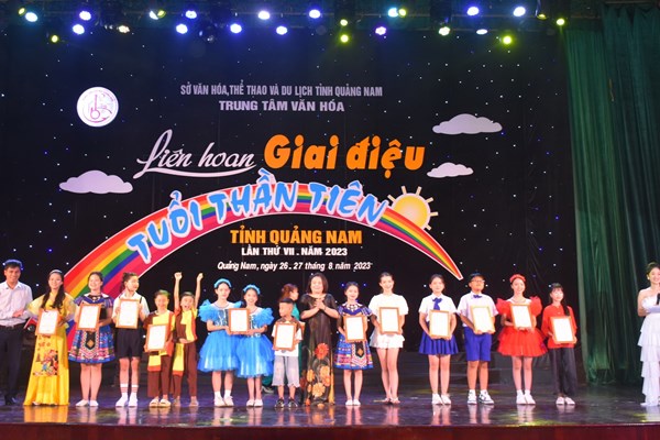 Liên hoan “Giai điệu tuổi thần tiên” tỉnh Quảng Nam lần thứ VII - Anh 1