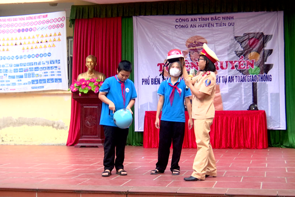 Cuộc thi mô hình, sáng kiến ATGT tỉnh Bắc Ninh 2023 - Anh 1