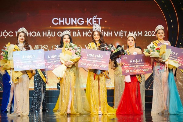 Người đẹp Đoàn Thị Thu Hằng đăng quang Hoa hậu Quý bà Hoà bình Việt Nam - Anh 3