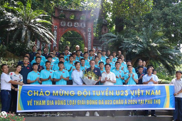 U23 Việt Nam dâng hương tưởng niệm các Vua Hùng - Anh 1