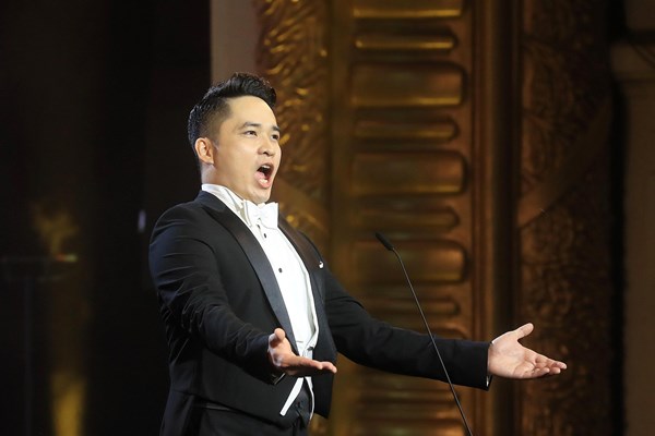 Nghệ sĩ Opera Ninh Đức Hoàng Long biểu diễn tại Lễ kỷ niệm 78 năm Ngày Quốc khánh - Anh 3
