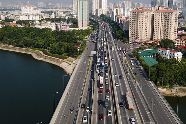 Gần 2.000 trường hợp vi phạm nồng độ cồn trong ngày nghỉ lễ đầu tiên - Anh 1