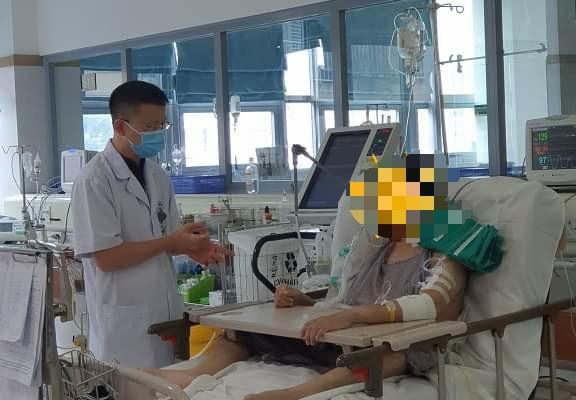 Đào thải CO2 qua màng ngoài cơ thể cứu sống 2 bệnh nhân nguy kịch - Anh 1