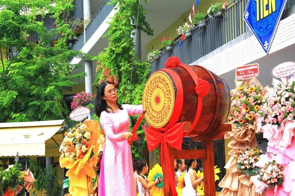 Năm học mới trên mọi miền Tổ quốc - Anh 4