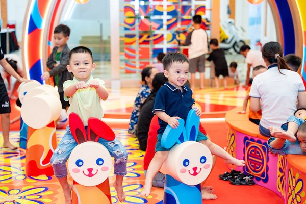 TTTM Vincom trên khắp cả nước đông kín khách dịp nghỉ lễ Quốc khánh - Anh 8