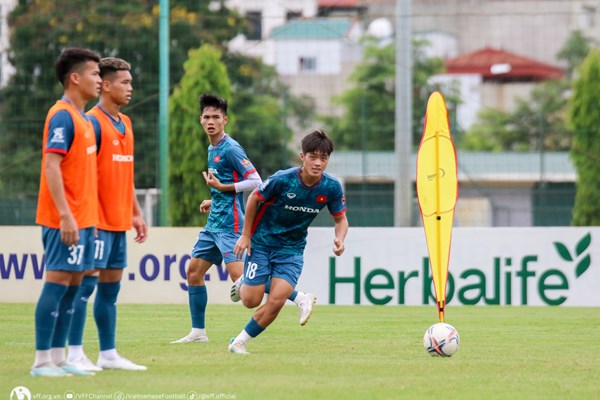 Đội tuyển Olympic Việt Nam chỉ có đủ quân số 4 ngày trước khi lên đường dự Asian Games 19 - Anh 2