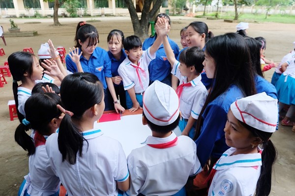 Quảng Ngãi: Đoàn viên, thanh niên là lực lượng nòng cốt của thời kỳ “dân số vàng” - Anh 3